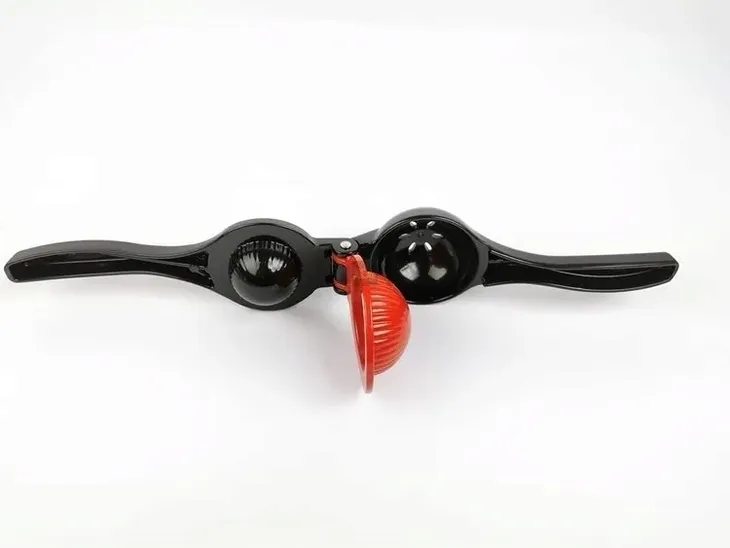wyciskacz-do-cytrusow-material-stal-nierdzewna