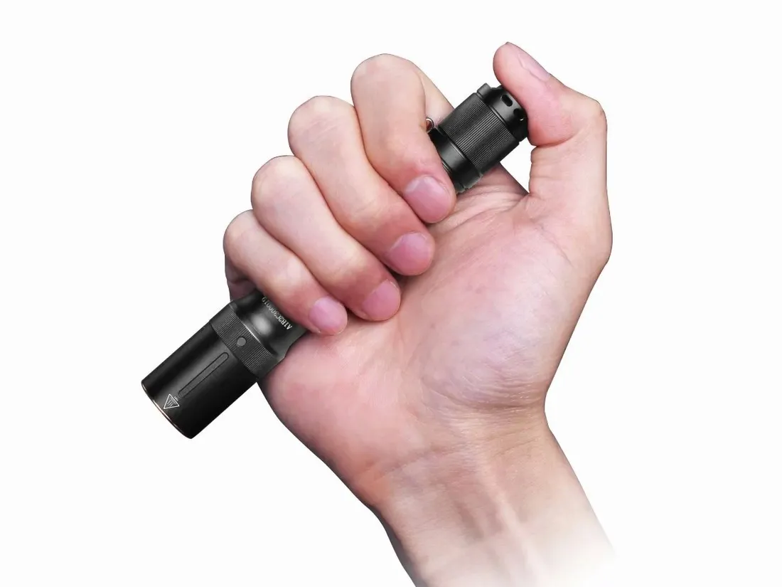 latarka-diodowa-fenix-e20-v2-0