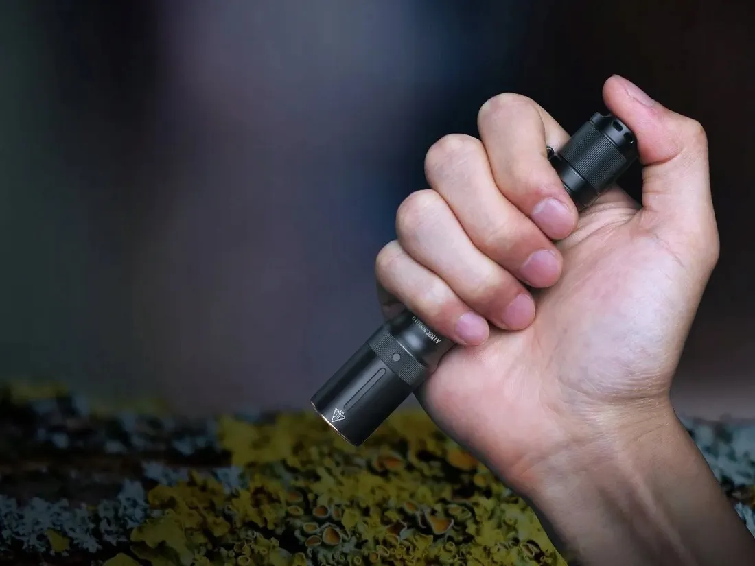 latarka-diodowa-fenix-e20-v2-0