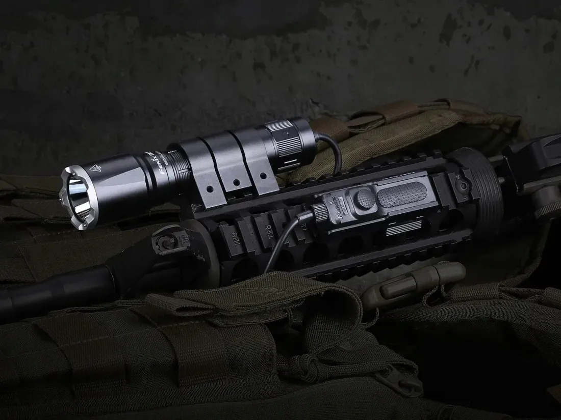 latarka-diodowa-fenix-tk16-v2-0