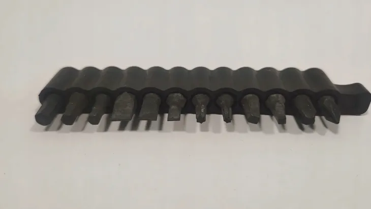 multitool-gerber-center-drive-czarny-stan-nowy-cechy-dodatkowe-blokada-futeral-mozliwosc-otwierania-jedna-reka