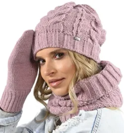elegancki-cieply-komplet-na-zime-czapka-komin-rekawiczki-modny-brudny-roz