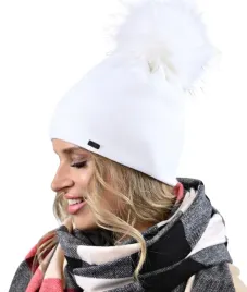 biala-elegancka-czapka-z-pomponem-dwie-warstwy-a13