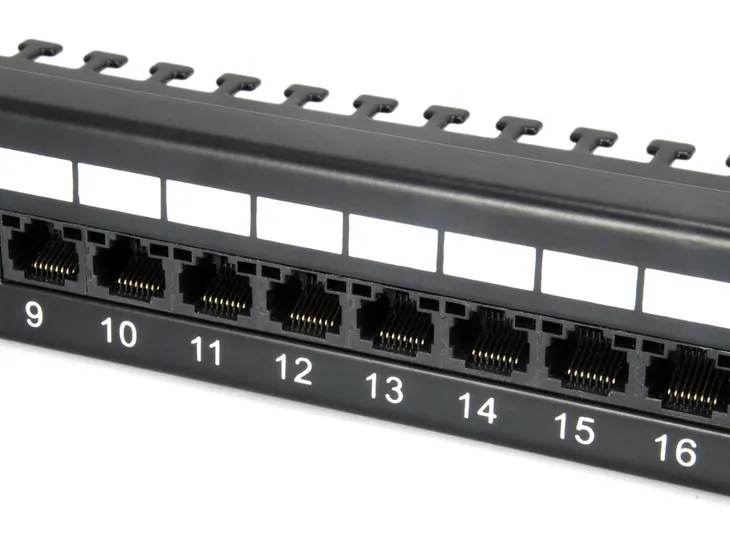 equip-135425-panel-krosowniczy-1u