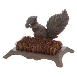 skrobaczka-do-butow-wiewiorka-zeliwna-esschert-design-czyscibut-pod-drzwi