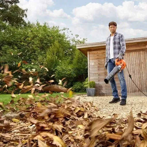 blackanddecker-dmuchawa-do-lisci-bebl185-bebl18-liczba-nosnikow-w-wydaniu-1