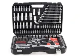 zestaw-narzedzi-dla-majsterkowicza-kompletny-zestaw-kluczy-nasadowych