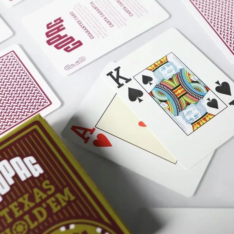 copag-plastikowe-karty-texas-holdem-czerwone-stan-nowy