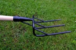 widly-do-spulchniania-gleby-kultywator-reczny