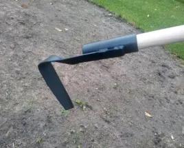 motyka-do-pielenia-mala