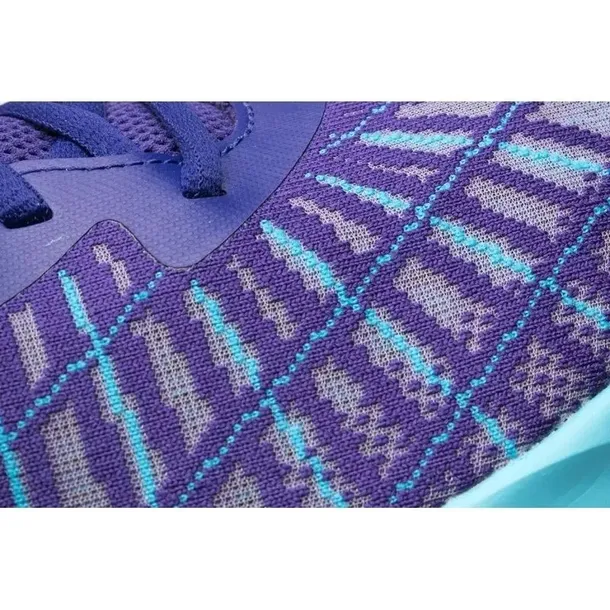 under-armour-buty-meskie-do-biegania-granatowe-charged-breeze-2-425-eu-cechy-dodatkowe-brak