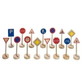 drewniane-znaki-drogowe-zestaw-do-zabawy
