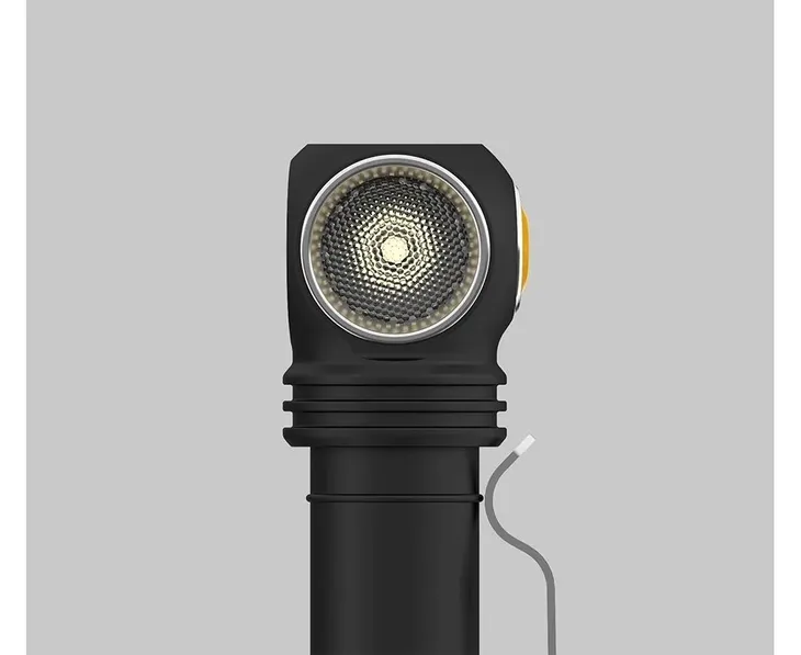 latarka-armytek-wizard-c2-magnet-usb-warm-rodzaj-klasyczne