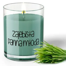 swieca-zapachowa-swieza-trawa-etykieta-zajebista-panna-mloda-prezent