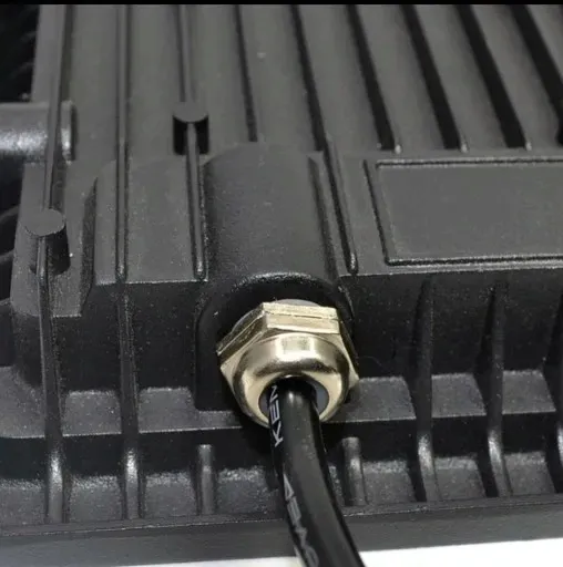 halogen-naswietlacz-led-100w-slim-stan-nowy