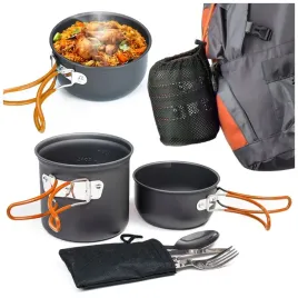 naczynia-turystyczne-zestaw-garnkow-sztuccow-kempingowych-do-gotowania