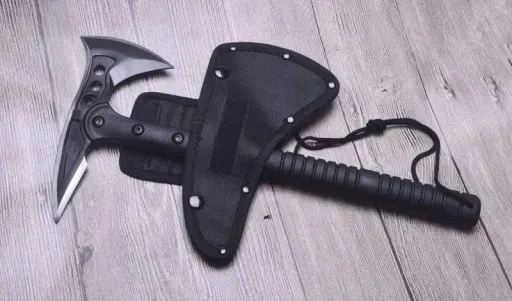 toporek-tomahawk-strazacki-topor-maczeta-etui