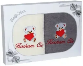 prezent-na-dzien-kobiet-zestaw-dwoch-recznikow-z-haftem-dla-niej-komplet