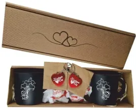 zestaw-na-dzien-kobiet-kubki-breloki-cukierki-prezent-dla-niej