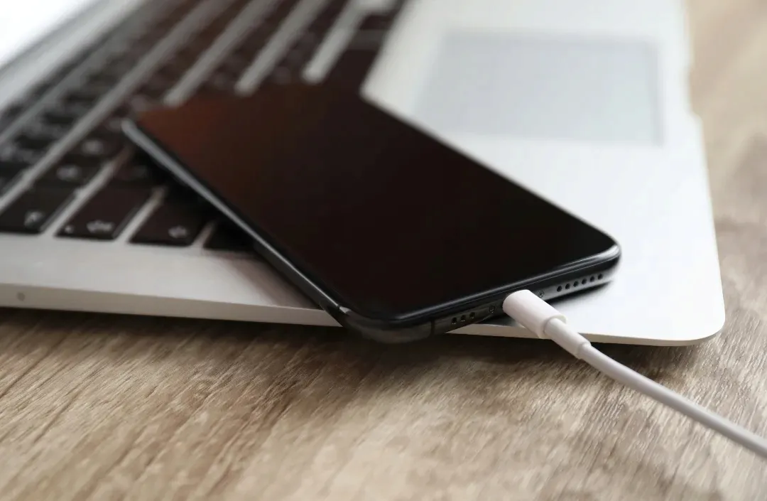 kabel-przewod-usb-c-lightning-apple-iphone-1m