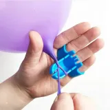 wiazadelko-ulatwiajace-wiazanie-balonow-i-girland-mocne-niebieskie-stan-nowy-marka-brokatove