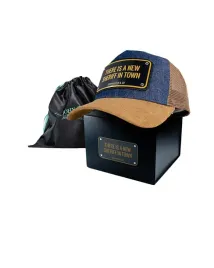 john-hatter-czapka-z-daszkiem-brazowa-jeans-there-is-a-new-sheriff-in-town