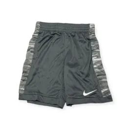 krotkie-sportowe-spodenki-dla-chlopca-nike-s