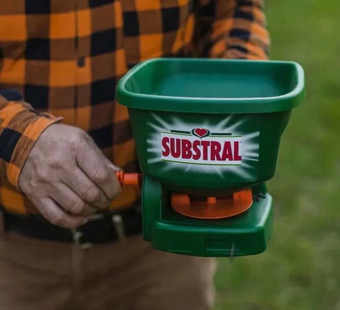 substral-siewnik-do-nawozow-easygreen-zasilanie-reczne