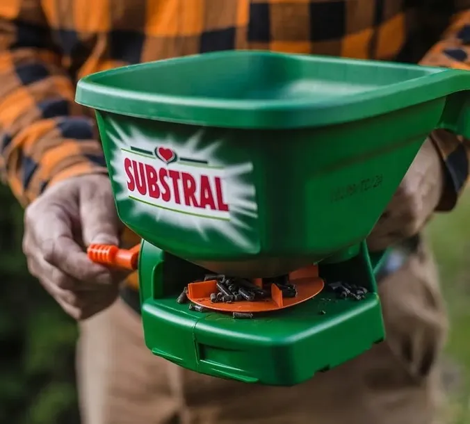 substral-siewnik-do-nawozow-easygreen-pojemnosc-2-l