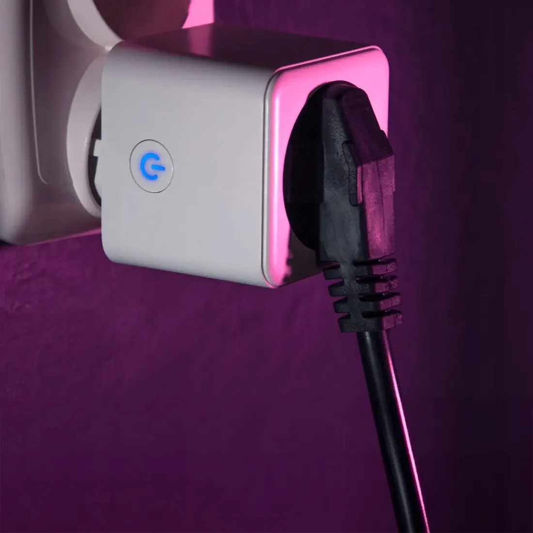 inteligentne-gniazdko-wifi-watomierz-programator-timer-tuya-smart