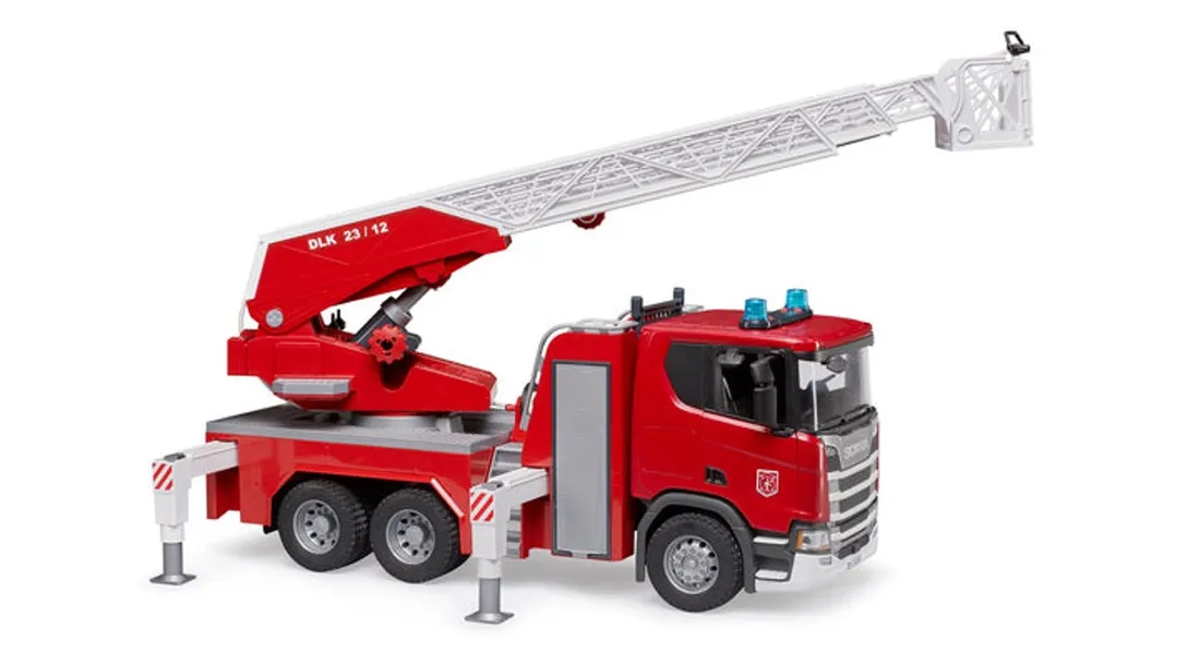 bruder-scania-super-560r-fire-engine