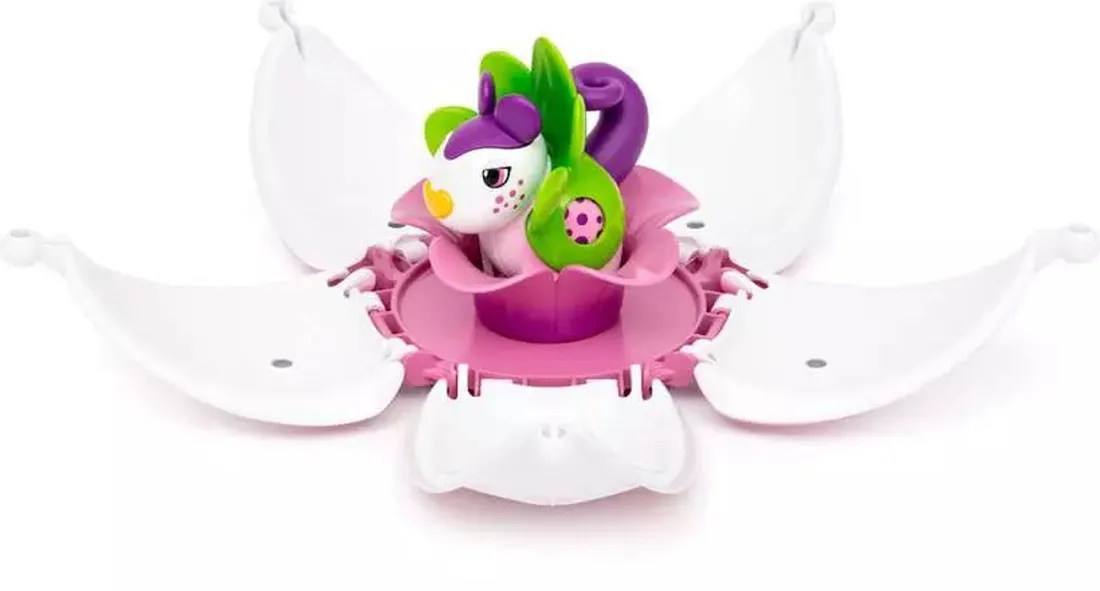 brio-poppy-flower-house
