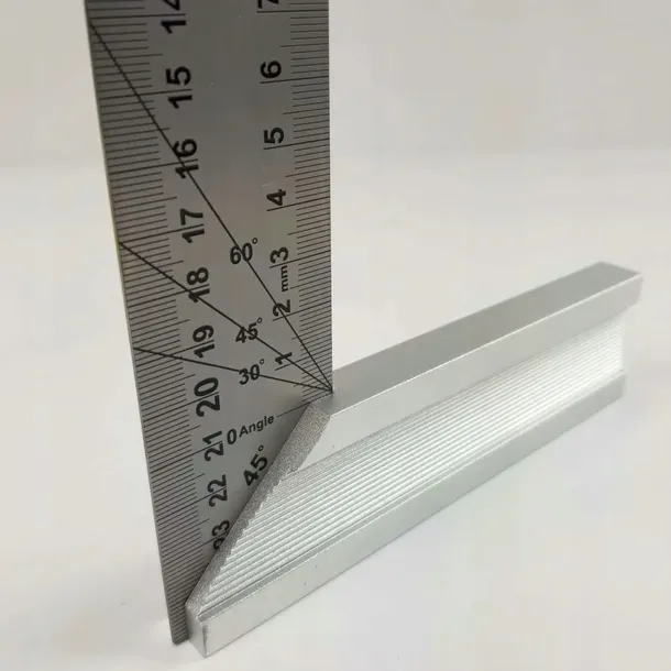 katownik-stolarski-250x150mm-zawiera-baterie-nie