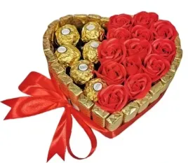 prezent-slodka-niespodzianka-tort-serce-prezent-dla-kobiety-dziewczyny