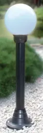 lampa-ogrodowa-slupek-h-90-z-kula-20-klosz-mleczny