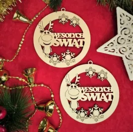 drewniana-bombka-na-choinke-z-napisem-wesolych-swiat-bombka-renifer