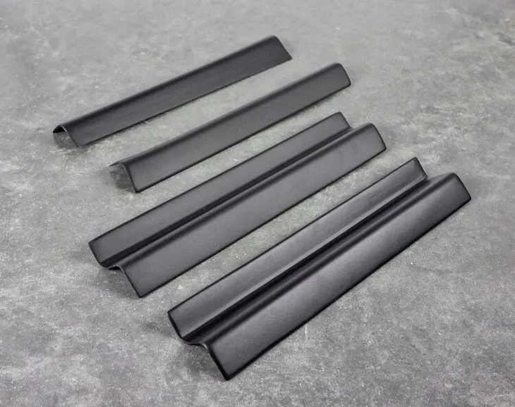 progi-vw-caddy-2003-2020-numer-katalogowy-producenta-7555092pt-producent-omtec