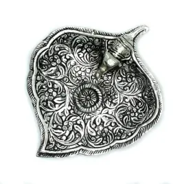 podstawka-pod-kadzidelka-z-polerowanego-aluminium-11-cm-slon-i-lisc