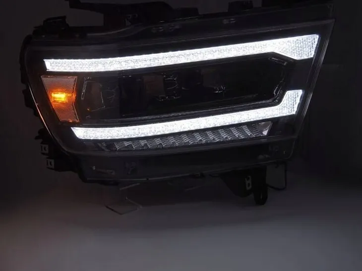 lampy-reflektory-full-led-black-do-dodge-ram-19-22-strona-zabudowy-lewe-prawe