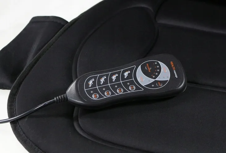 mata-grzewcza-z-masazem-5-programow-24v-zawiera-baterie-nie-stan-nowy