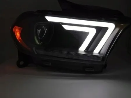 lampy-przednie-reflektory-h7-led-dodge-durango-2010-2013