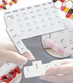 pojemnik-kasetka-na-leki-organizer-tygodniowy-plastikowy-bialy-7-dni-tygodn