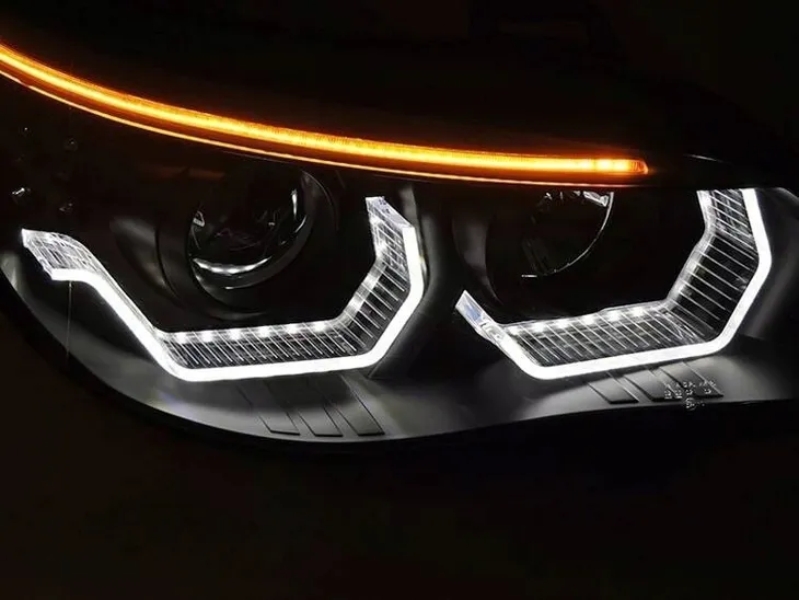 reflektory-angel-eyes-led-3d-black-do-bmw-e60-e61-03-07-producent-czesci-tuning-tec