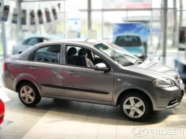 chevrolet-aveo-sedan-listwy-boczne