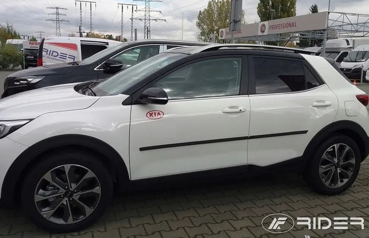 kia-stonic-listwy-boczne-typ-samochodu-samochody-osobowe