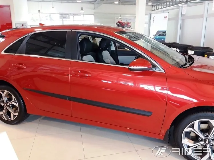 kia-ceed-hb-2018-do-listwy-boczne