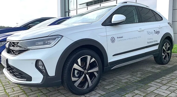 vw-taigo-listwy-boczne