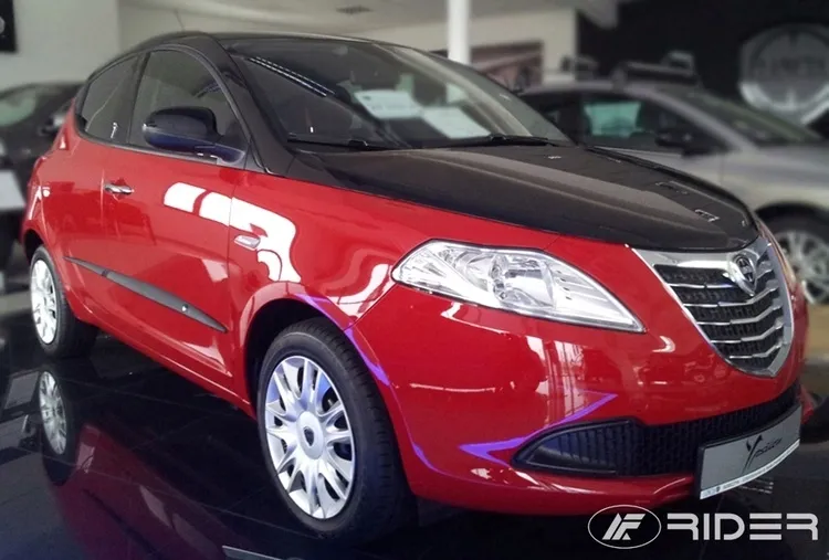 lancia-ypsilon-listwy-boczne-stan-nowy