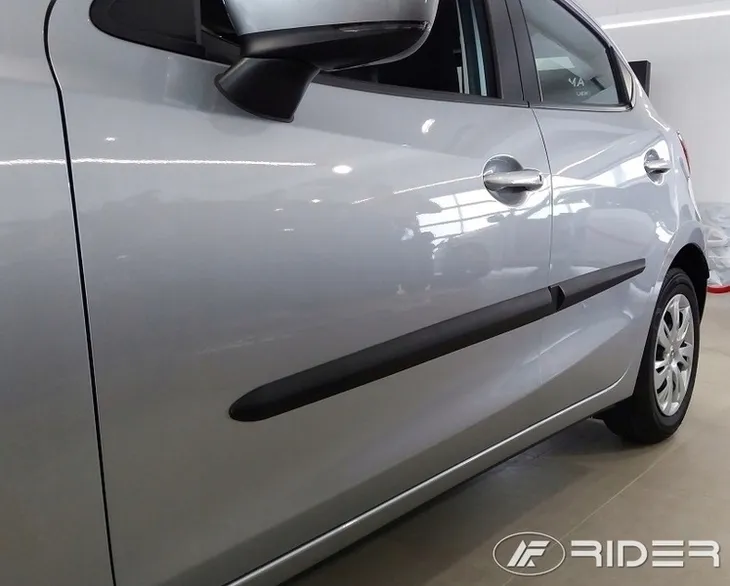 mazda-2-2014-listwy-boczne-typ-samochodu-samochody-osobowe