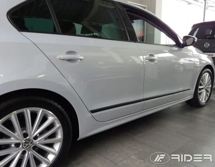 vw-jetta-2014-listwy-boczne